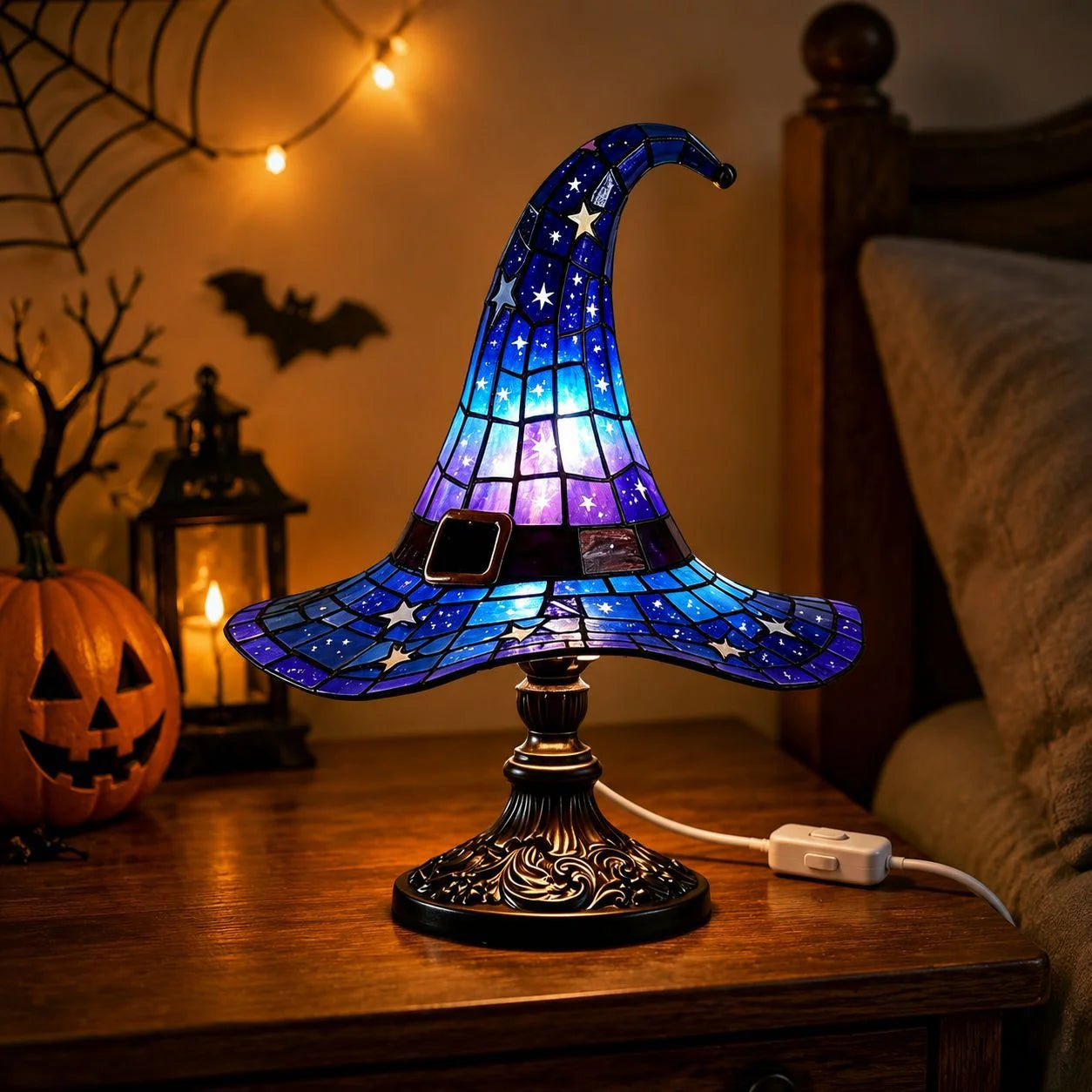 【Nowość na Halloween】Gotycka lampka nocna w kształcie kapelusza czarownicy, kreatywna lampka nocna z żywicy z efektem retro witrażu!